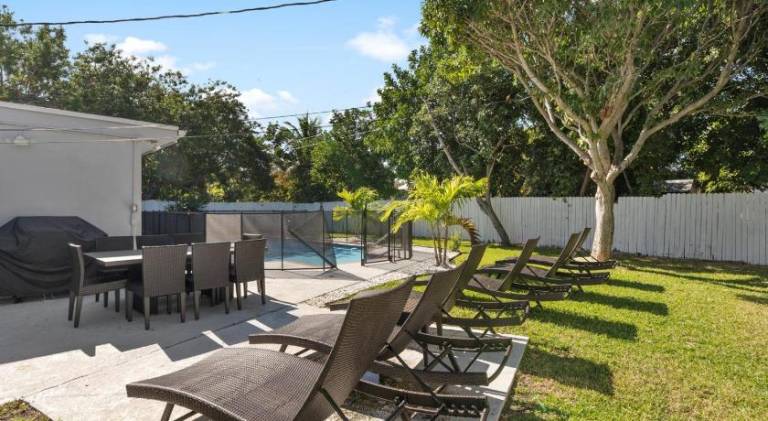 Spacious house with pool | Pets are welcome — photo 3