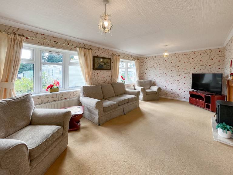 Family-friendly cottage with yard | River view | Pets are welcome — photo 2