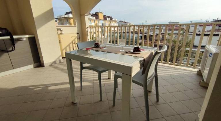 Rental apartment with patio — photo 4