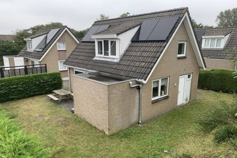 Ferienhaus mit Garten und Terrasse