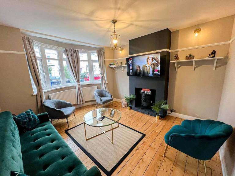 Apartment  Surbiton