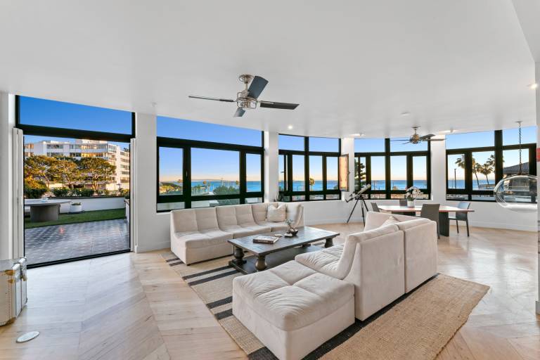 Condo  Santa Monica