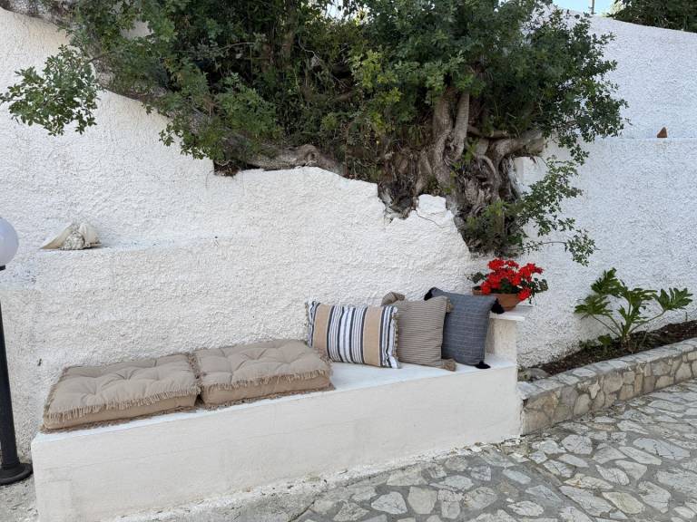 Holiday apartment above the beautiful Peroulia beach, wifi Messenia, Peloponnese — photo 4