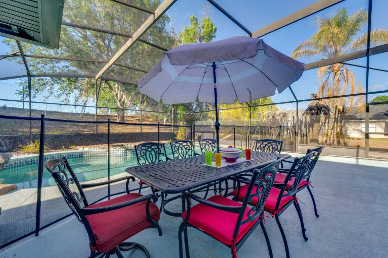 Resort-Style Pool & Yard: Luxe Duplex Near Disney! in Cham