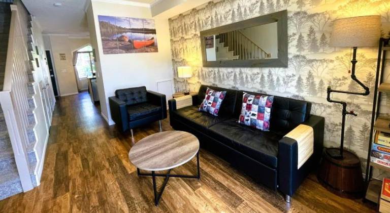 Renovated Chalet at Mystic Springs, Pool, Hot Tub! — photo 4