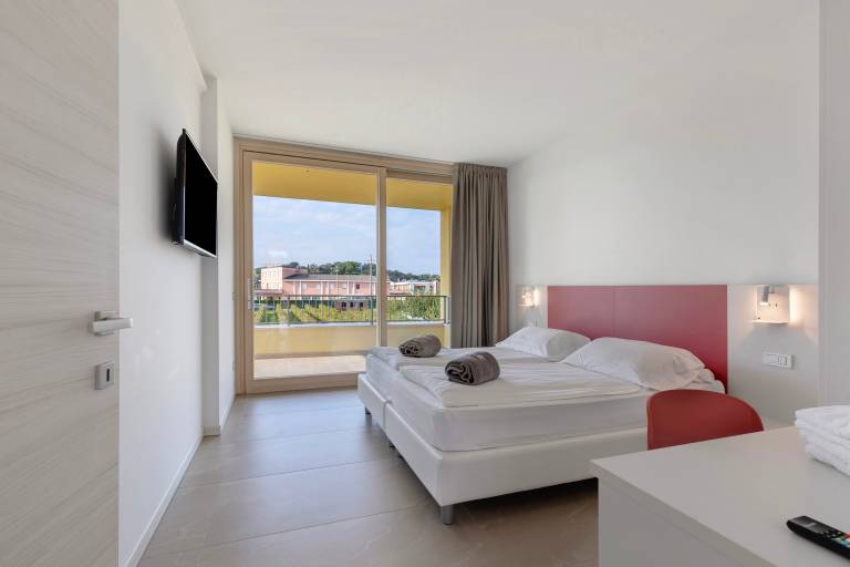 Apartment 'Agriturismo Le Campagnole Red' with Shared Pool in Bardolino