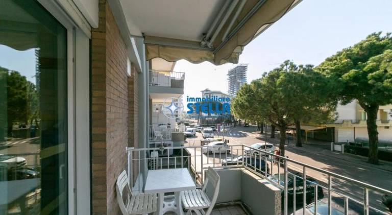 Holiday apartment with patio & private pool — photo 3