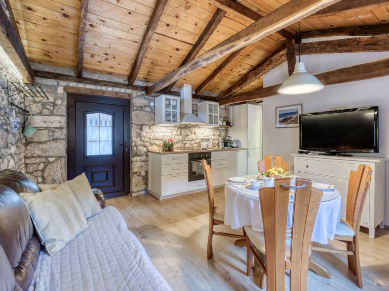 Fully equipped vacation home with terrace, pool & garden | Nature view | Pets allowed — photo 4