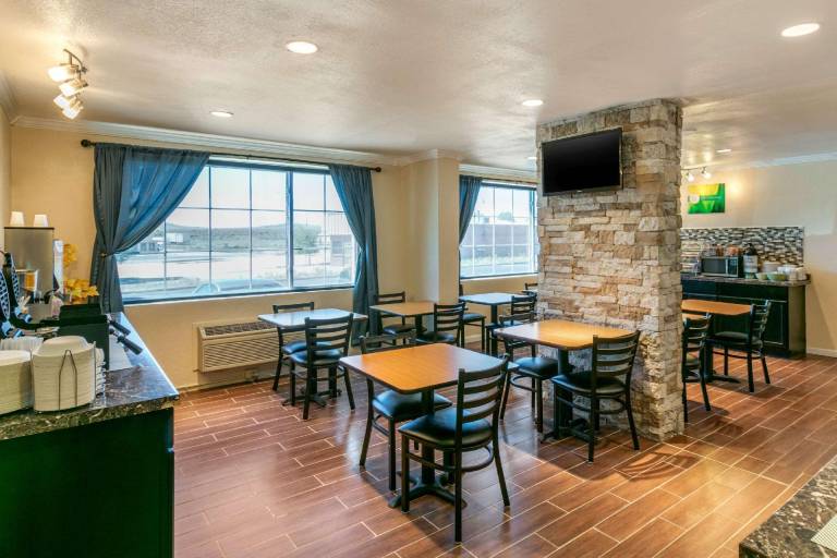 Quality Inn Rawlins I-80 — photo 4