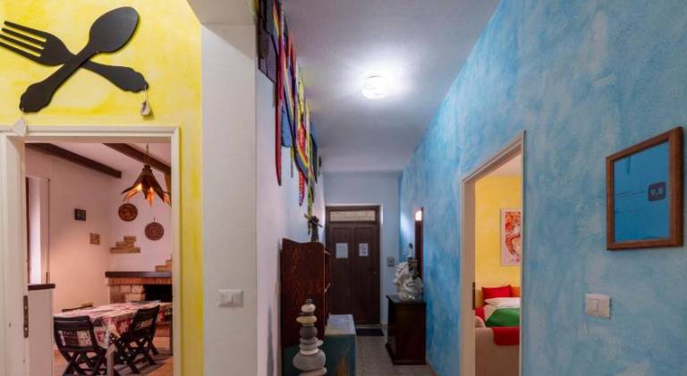 Rental apartment with patio — photo 3