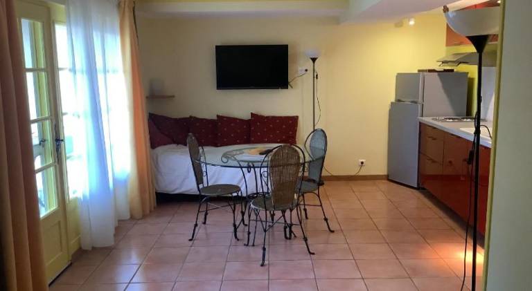 Apartment with pool, garden & grill | Dogs allowed — photo 2