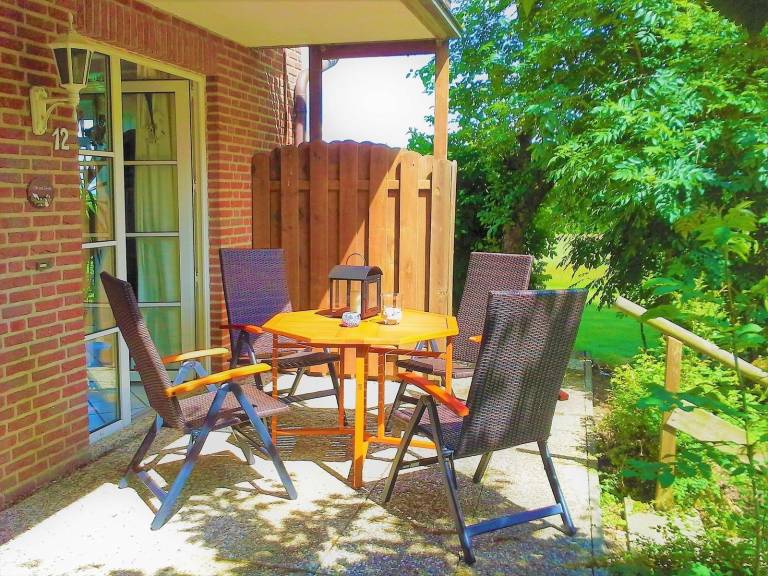 Holiday apartment with patio — photo 3