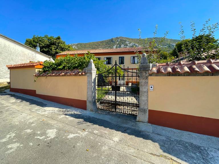 Vila  Bakarac