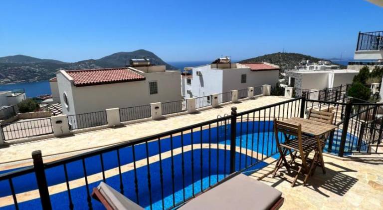 Fully equipped charming vacation home with private pool, garden & grill | Perfect for remote work | Pets are welcome — photo 3