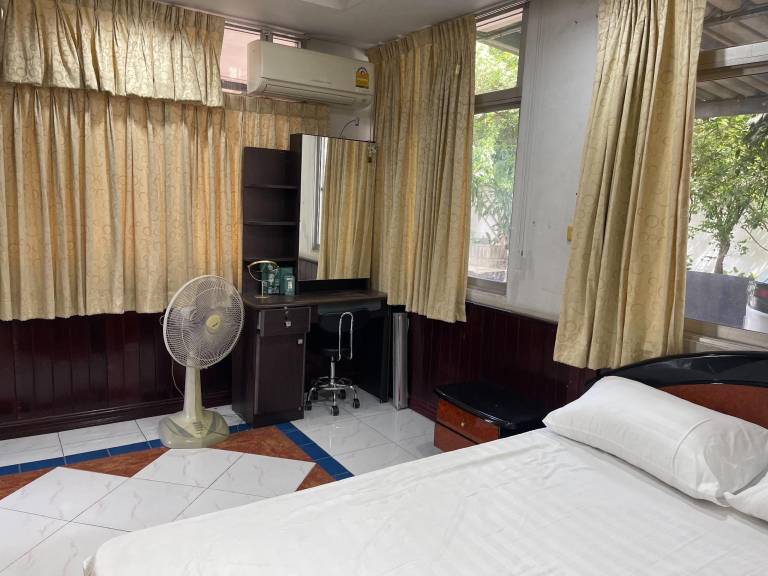 Home Rama 4 near BTS Thong Lor in Koh Lipe