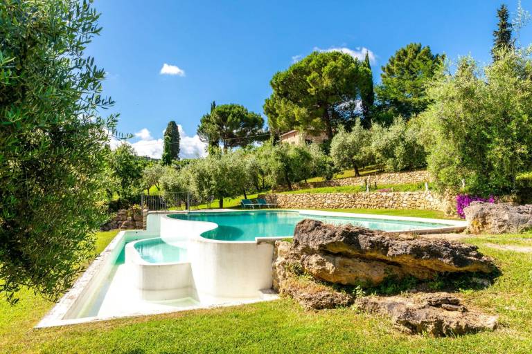 Villa with hot tub, yard & private pool | Nature view — photo 2