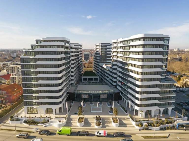 Serviced apartment with sauna, pool & patio in Constanta