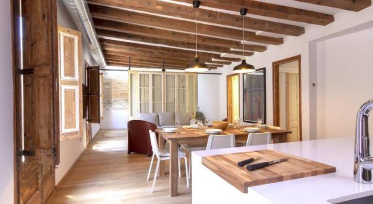 Rental apartment with terrace | Near Plaça de Catalunya in Barcelona