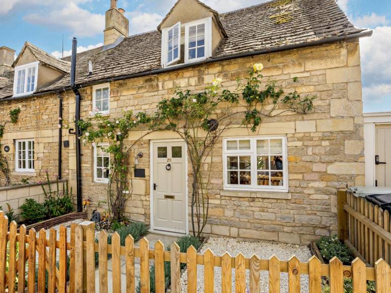 Fully equipped cottage with garden | Pet-friendly in Northampton