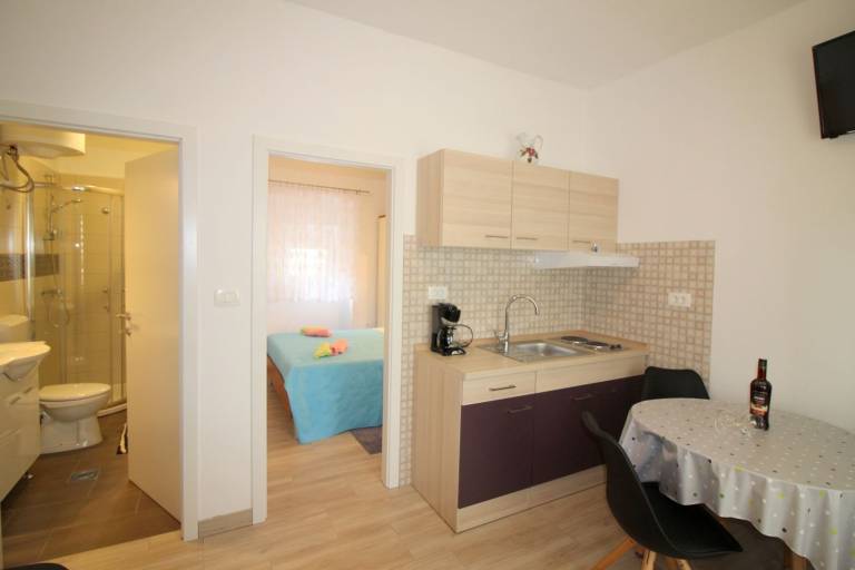 Dog-friendly apartment in the centre of Porec, just 400 metres from the beach — photo 5