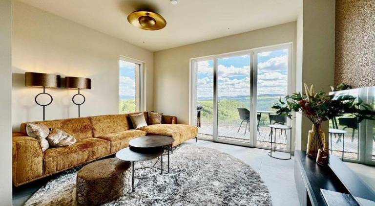 Pleasant apartment with sauna, barbeque & patio | Pets allowed — photo 2