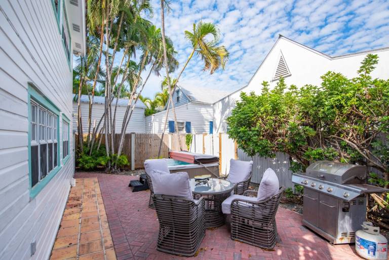 Fully equipped ample house | Next to Southernmost Point | Close to the beach | Pet-friendly — photo 5