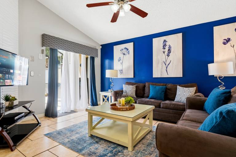 Child-friendly house with private pool, BBQ & hot tub | Dogs allowed — photo 2