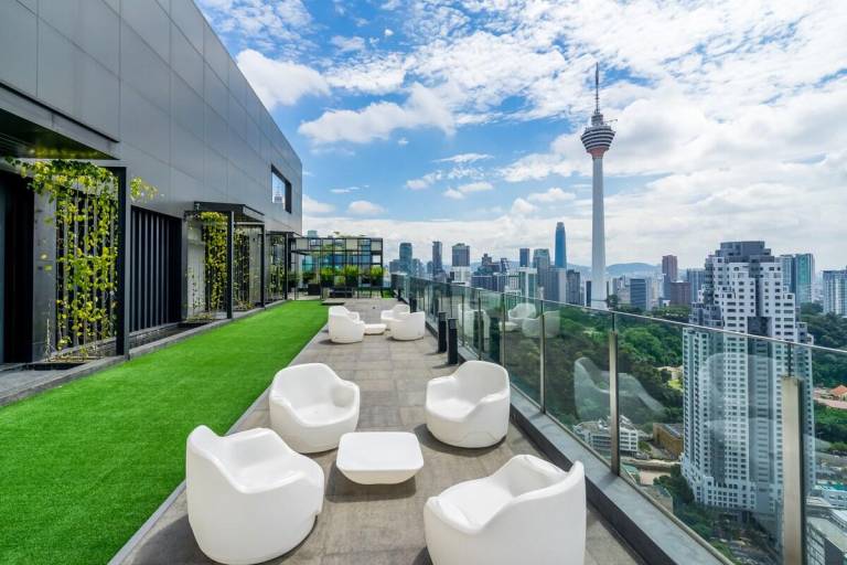 Spacious rental apartment with barbeque, pool & patio | Near Kuala Lumpur Tower | Pet-friendly — photo 4