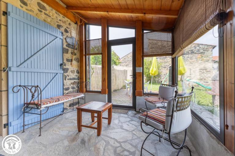 Gite with terrace, yard & grill in Riom