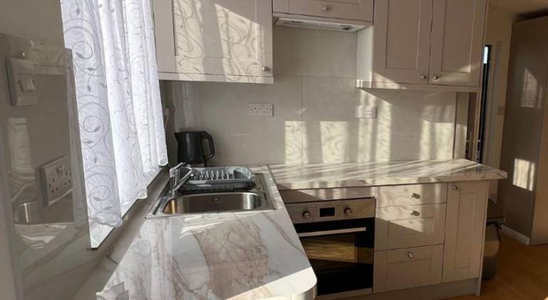 Studio in Greenford - 20 mins to Heathrow or London — photo 2