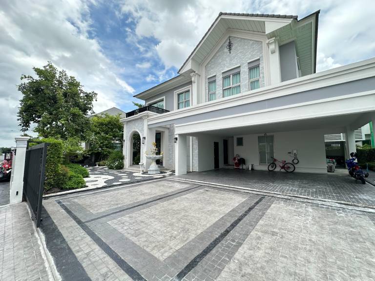 Luxury house for rent near Suvarnabhumi Airport in Bangkok