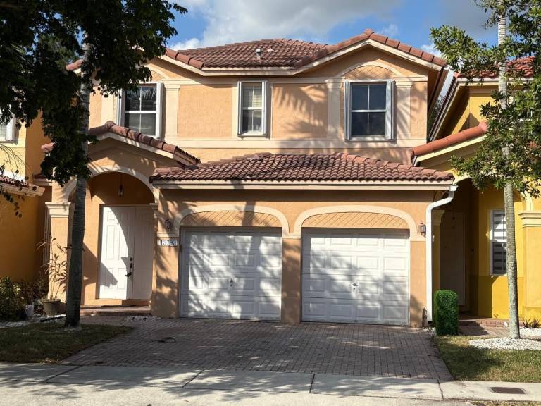 House  The Crossings