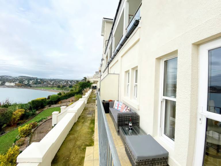Cottage with garden & terrace | Beach view — photo 2