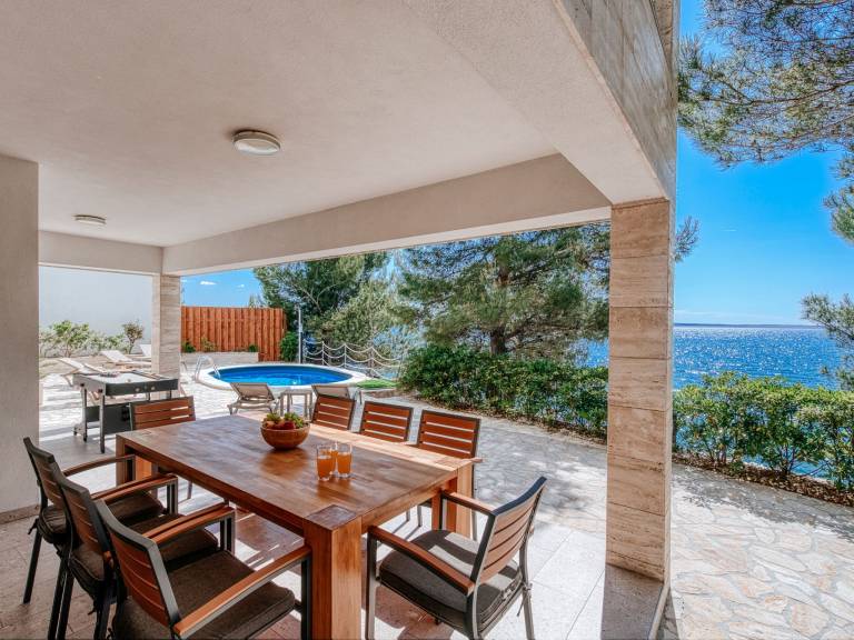 Fully equipped beautiful house with barbecue, private pool & yard | Pets allowed — photo 3