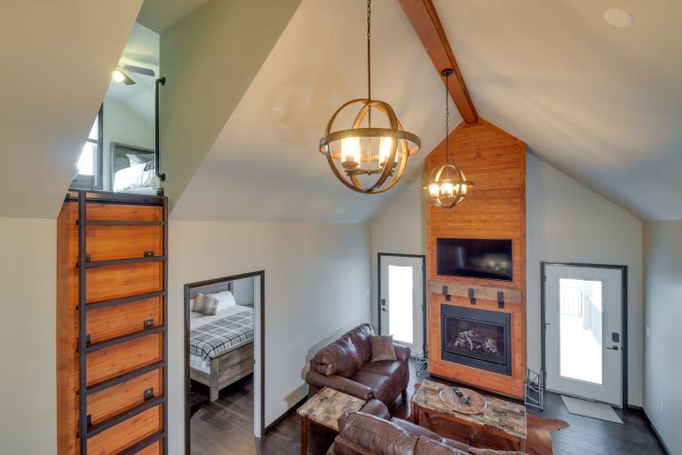 Tranquility Lake Getaway on 27 Acres! — photo 3