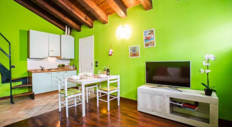 Holiday apartment with 1 room for 2 persons in Desenzano del Garda