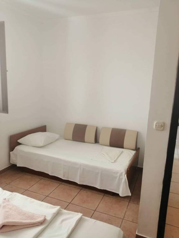 One bedroom apartment near beach Kustići, Pag (A-4129-a) — photo 5