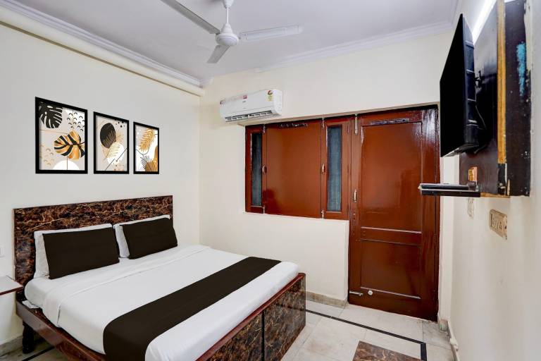 Hotel O ISBT Sector 43 Bus Terminal Formerly One Way