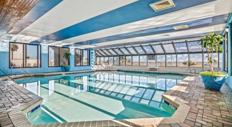 Serviced apartment with jacuzzi & pool — photo 3