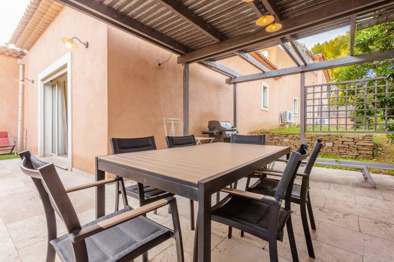 House with pool, grill & terrace | Garden view — photo 3