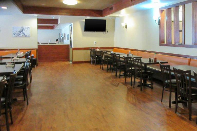 Clarion Hotel & Suites Williston — photo 5