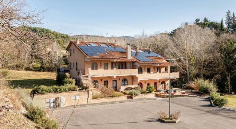Apartment with garden, barbecue & patio in Assisi