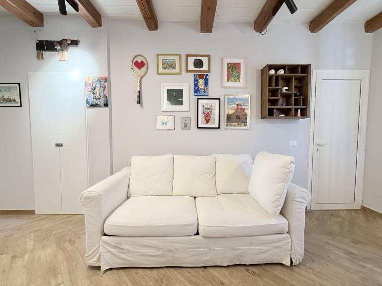 Holiday apartment with terrace | City view — photo 4