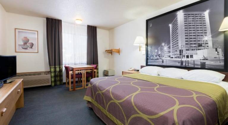Super 8 By Wyndham Bernalillo — photo 2