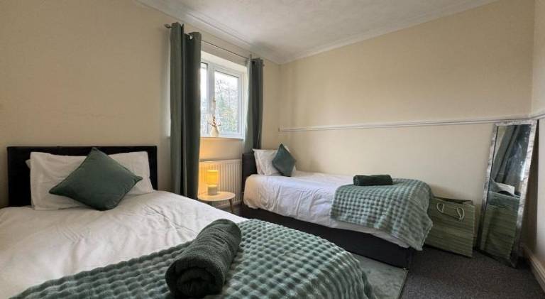 Vacation home with 4 rooms for 8 persons in Swindon