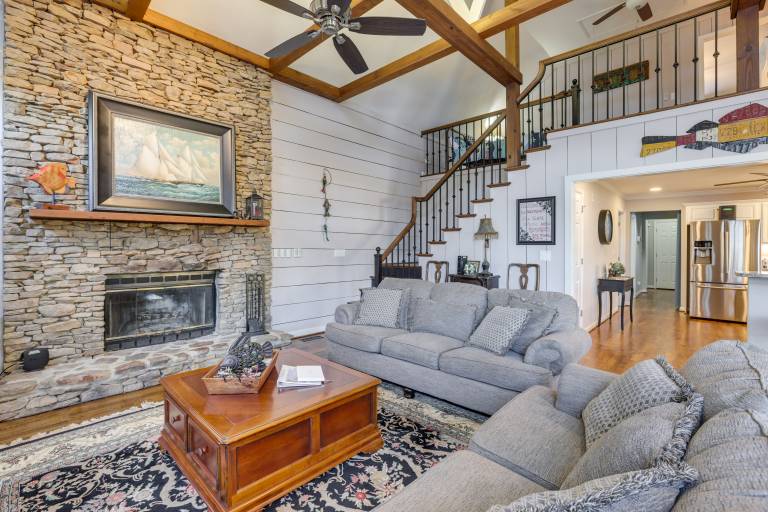 Waterfront Lay Lake Retreat w/ Dock & 3 Piers! — photo 5