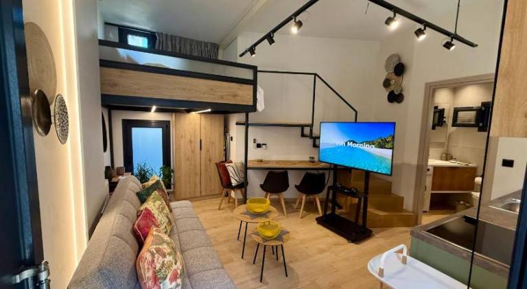 La Petite Mansion, next to the city center! in Volos