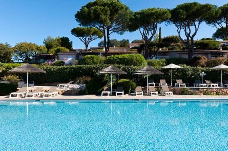 Villa with patio, BBQ & pool | Sea view | Beach nearby | Pet-friendly — photo 3