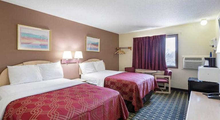 Americas Best Value Inn Beatrice — photo 2