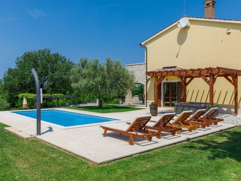 Ferienhaus in Vošteni, Sveti Lovreč f&uuml;r max. 8 Personen